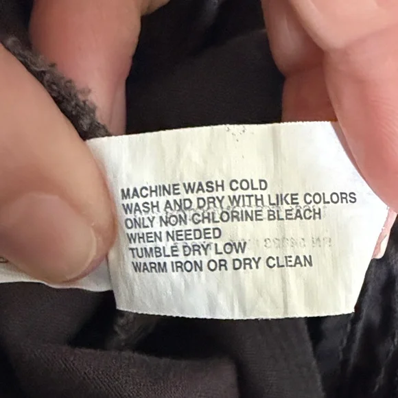 Ladies GAP Charcoal Bermuda Shorts - Picture 6 of 9